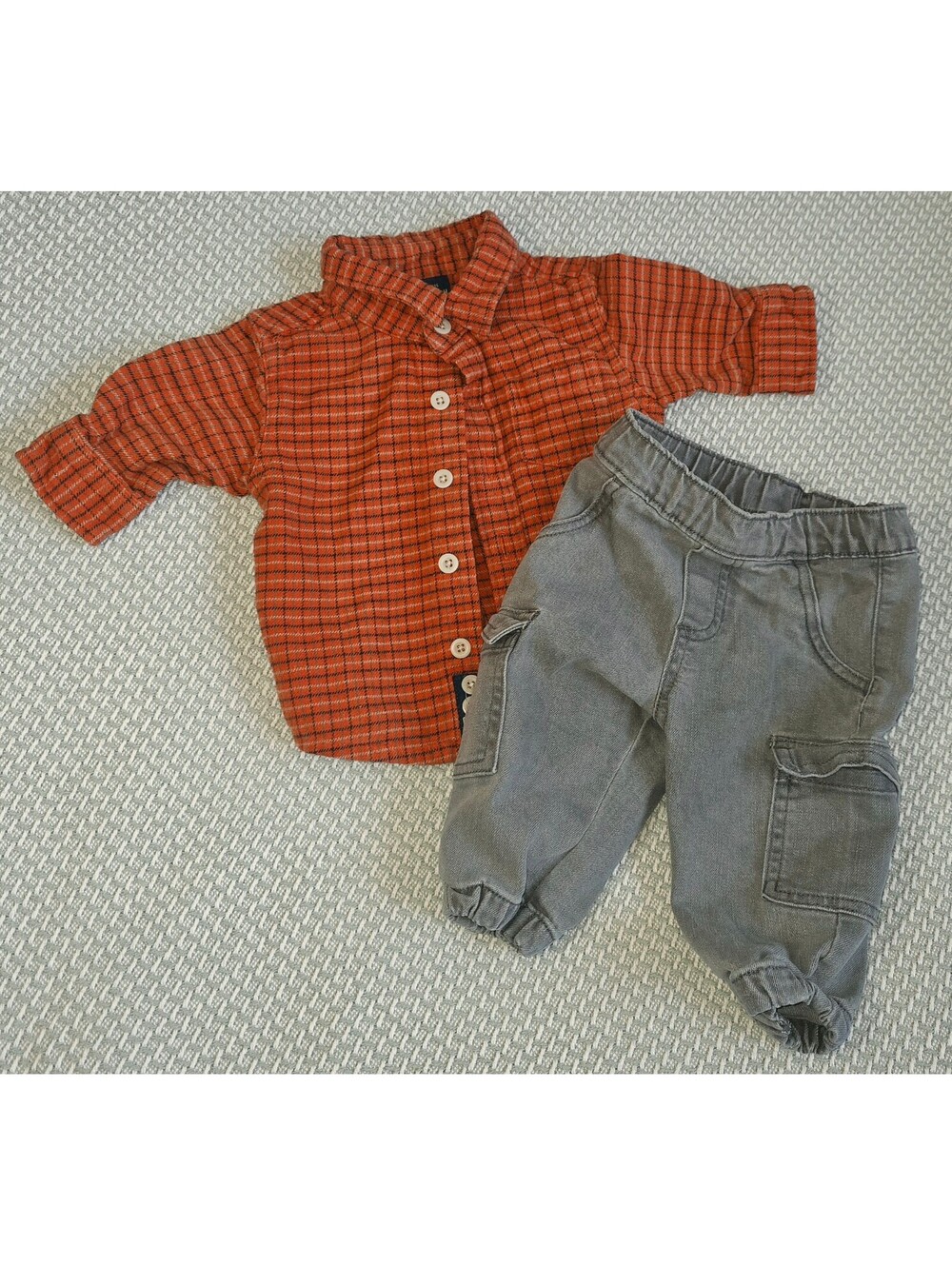 Baby boy flannel shirt and cargo pants size 0 to 3 months, 3-6 months